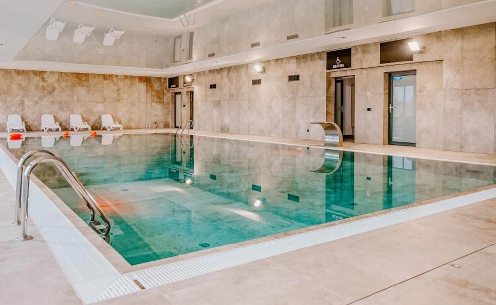 Apartment in Dziwnow With River View & Spa