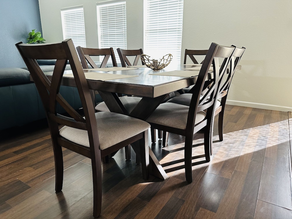 Autin - Family & Groups - Modern Lux