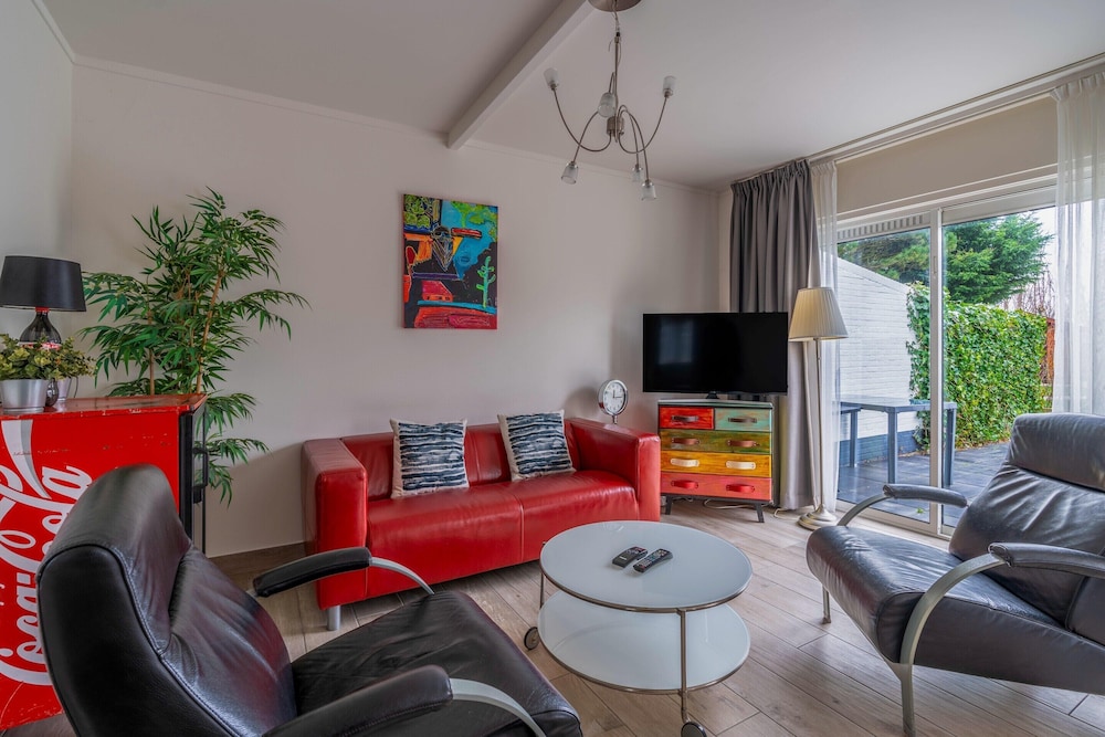 Cozy and Comfortable 4-person Bungalow