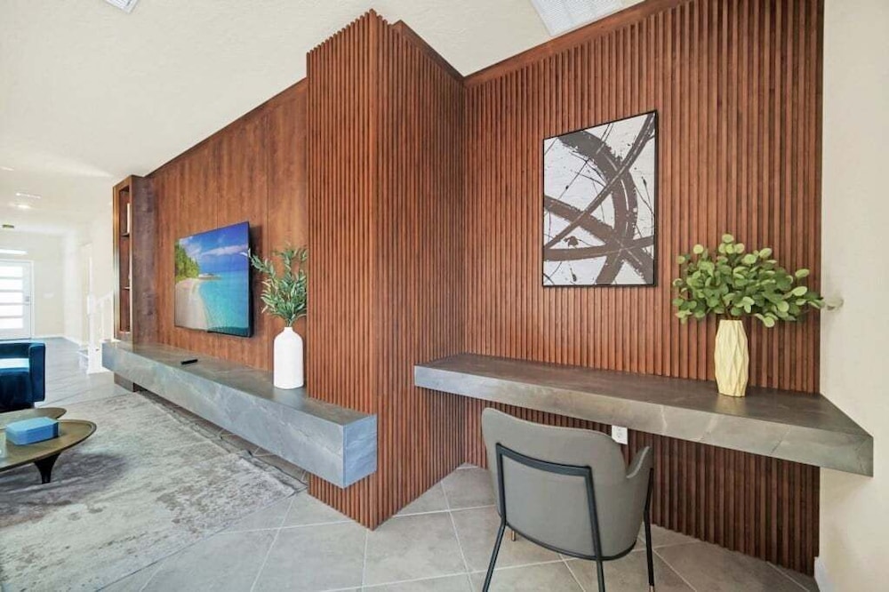 Everyone's Family Fun Home, Slides In Kids Rooms 10 Bedroom Villa