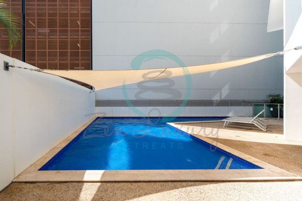 Seaside Glory City View Pool Workspace - Image 5