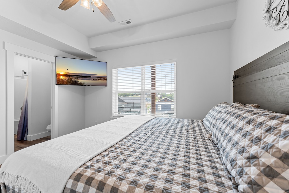 Cm132-6 -summer Breeze- Sleeps 17 6 Bedroom Home