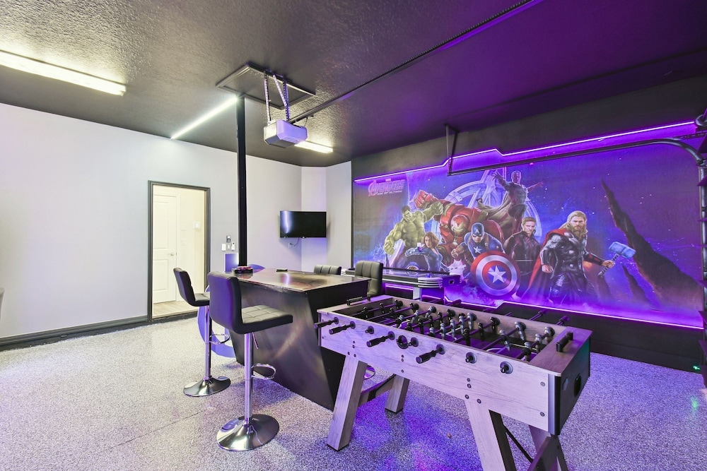 5 BD En-suites, Game Room, Pool, Sleeps 14, Disney