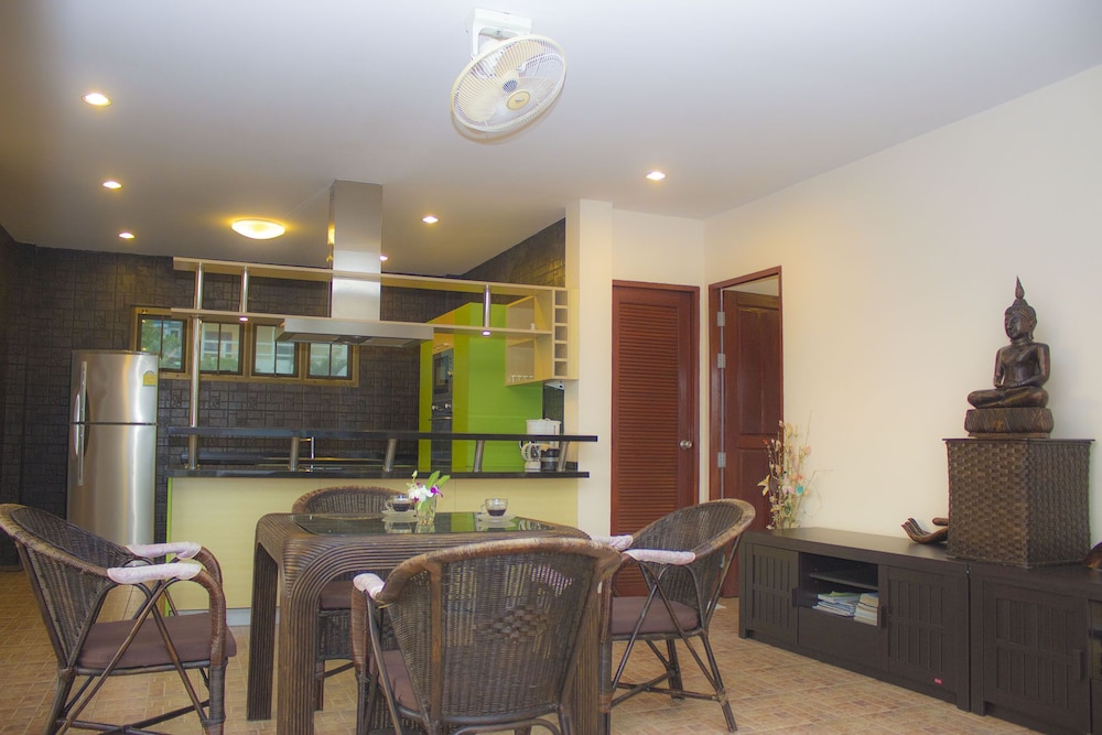 Baan Dork Bua Villa