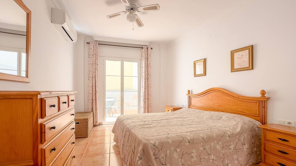 Cd-1941 Two Bedroom Apartment With Patio