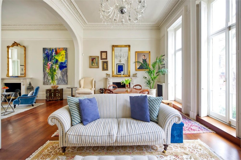 Grand 2 Bedroom Flat Kensington