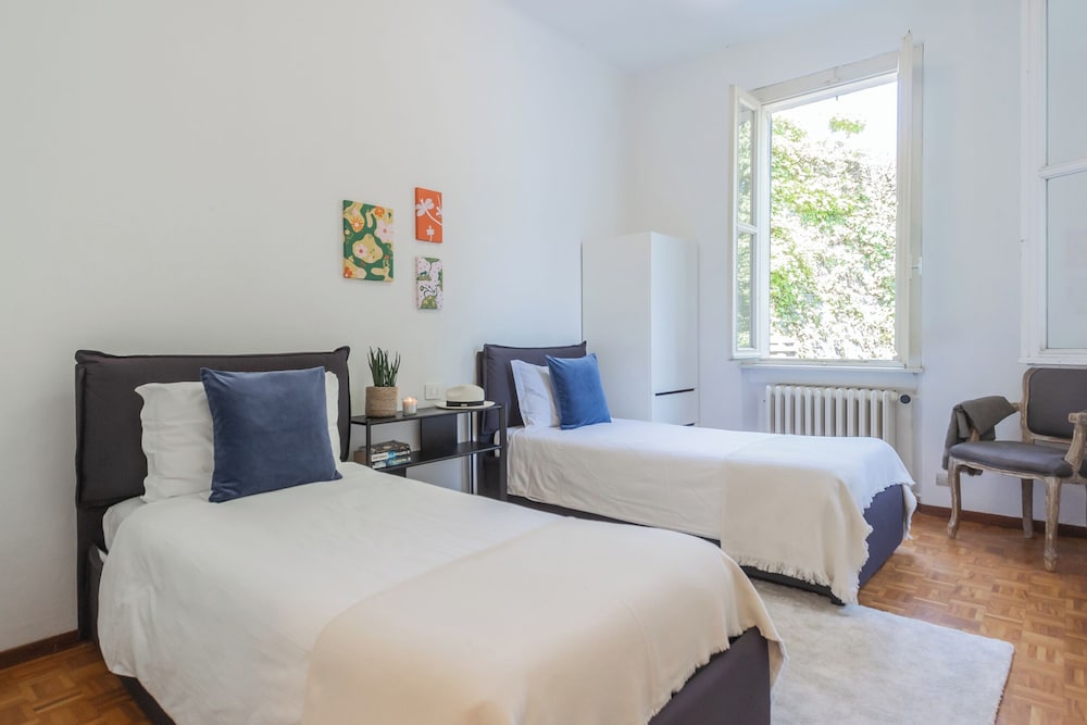 Villa Chiara Moltrasio With Private Garden by Rent all Como