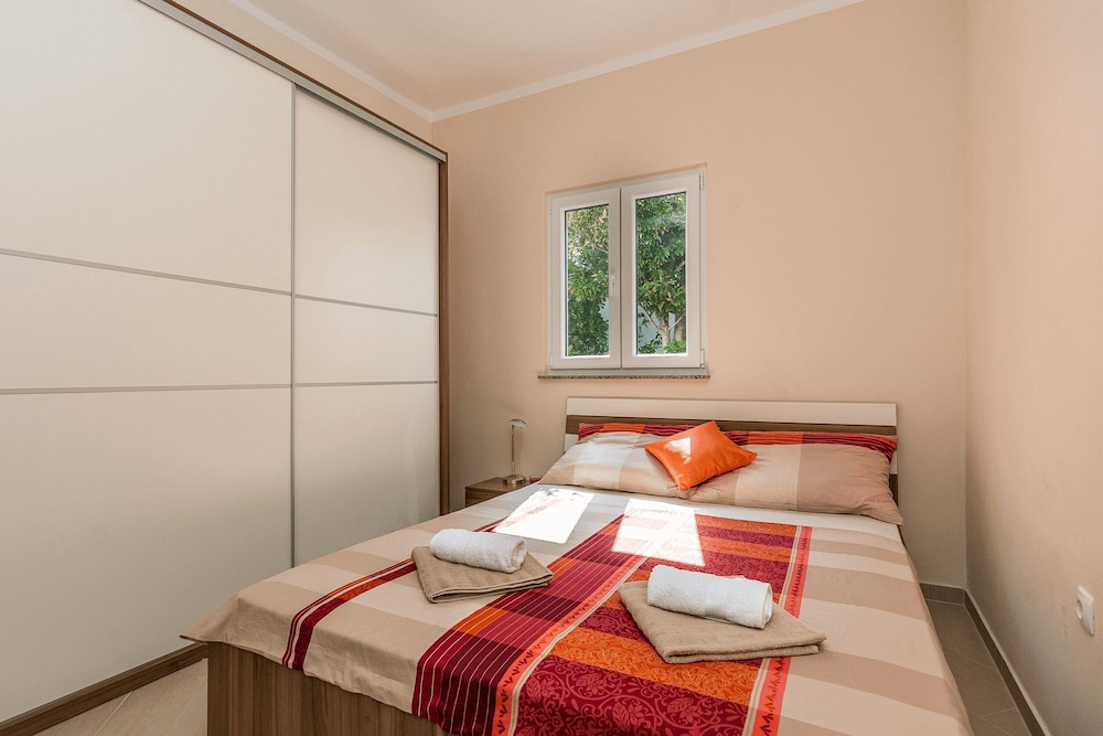 Apartments Bobeta view 2