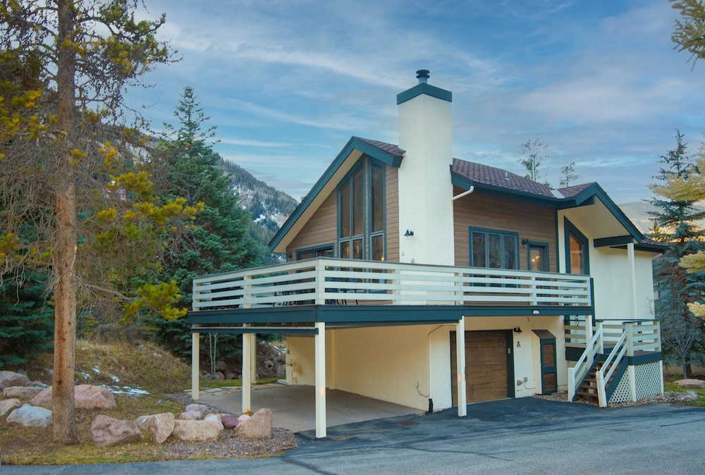 4515 Bighorn Rd. 4 Bedroom Home by RedAwning view 4