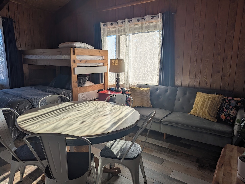 Feather Nest Inn