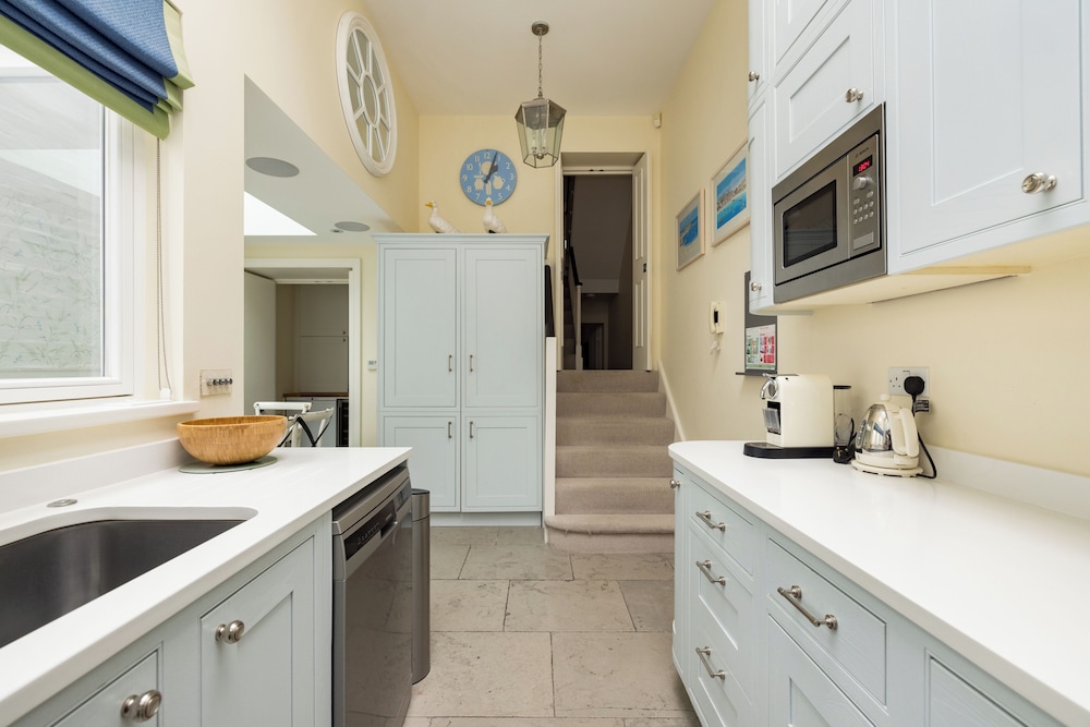 The Chelsea Abode - 4bdr Home With Terrace