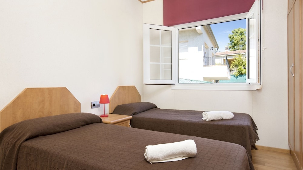 Araceli in Vidreres With 3 Bedrooms and 2 Bathrooms