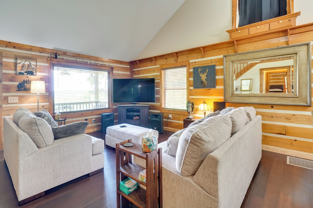 Lake & Mountain Views: Rockwood Cabin on 8 Acres