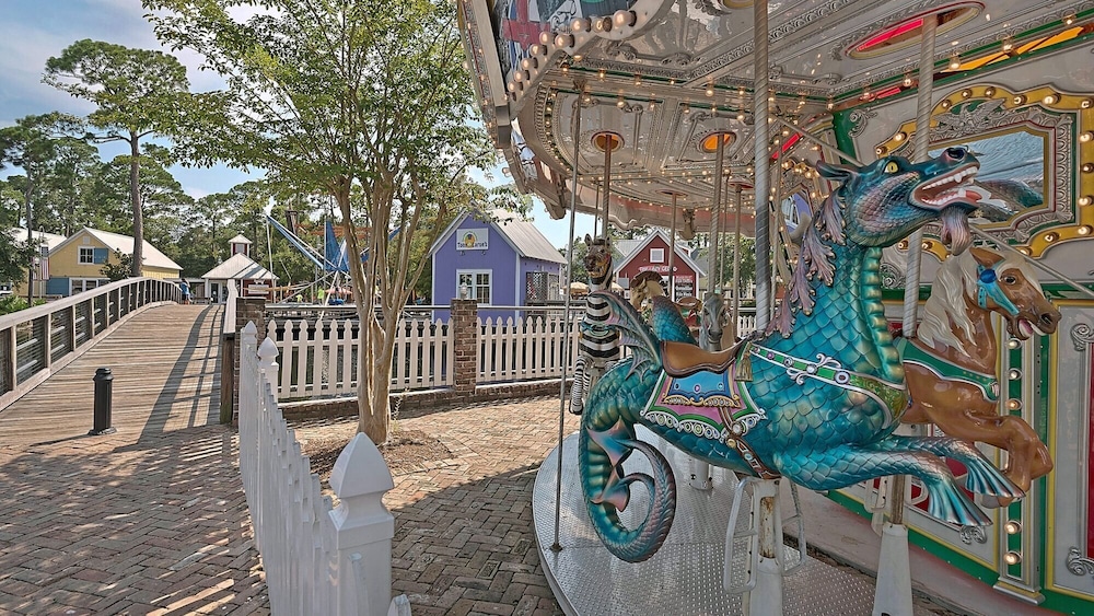 Waterfront Retreat in Sandestin w/ Golf Cart & Free Attraction Tickets!