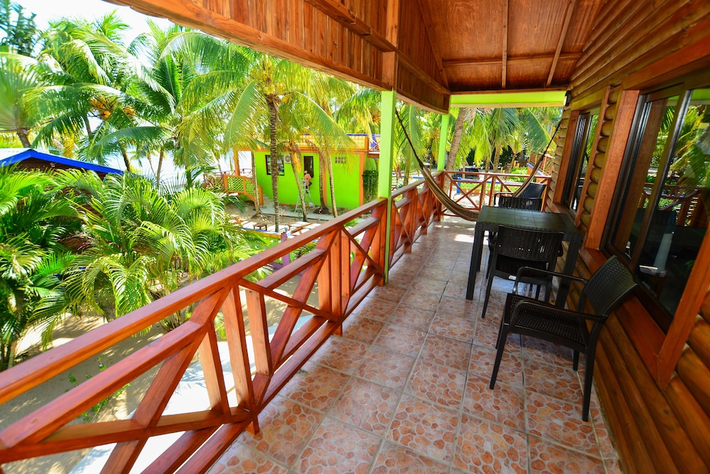 Coconut Row Boutique Hotel