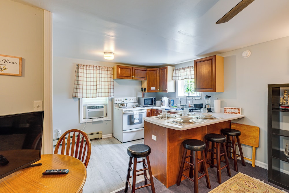 Honey Bee Farm On-site: Susquehanna Valley Apt!