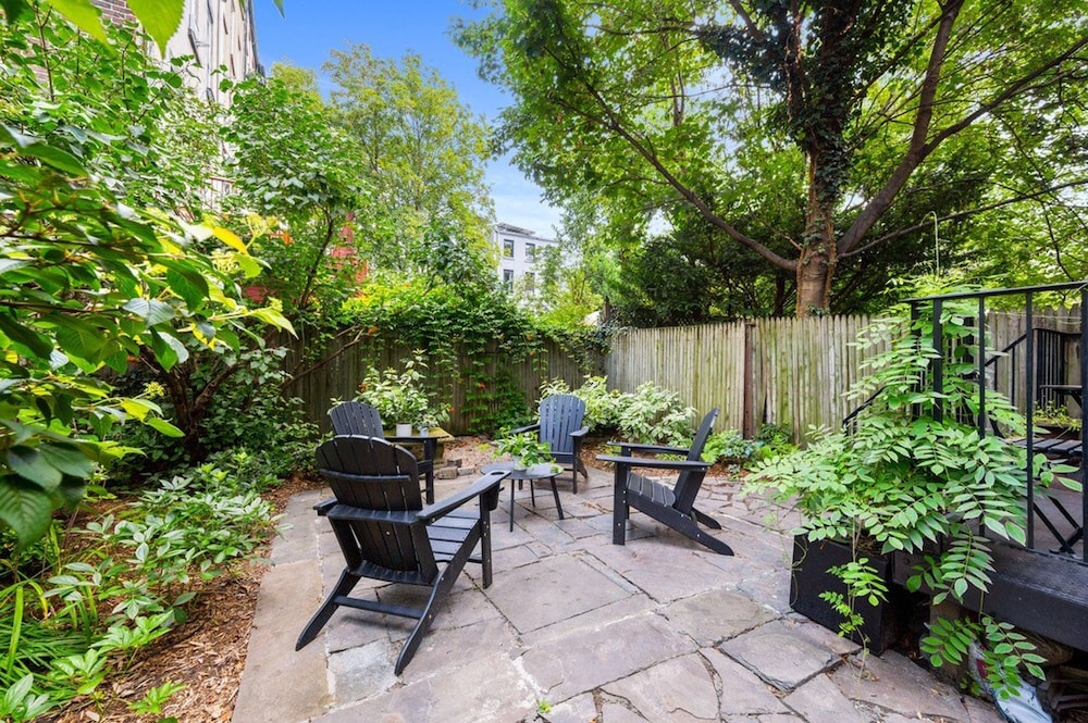 Adelphi I 3BR Ft Greene w Backyard Patio Porch
