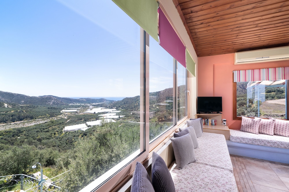 Sarakinas Residences
