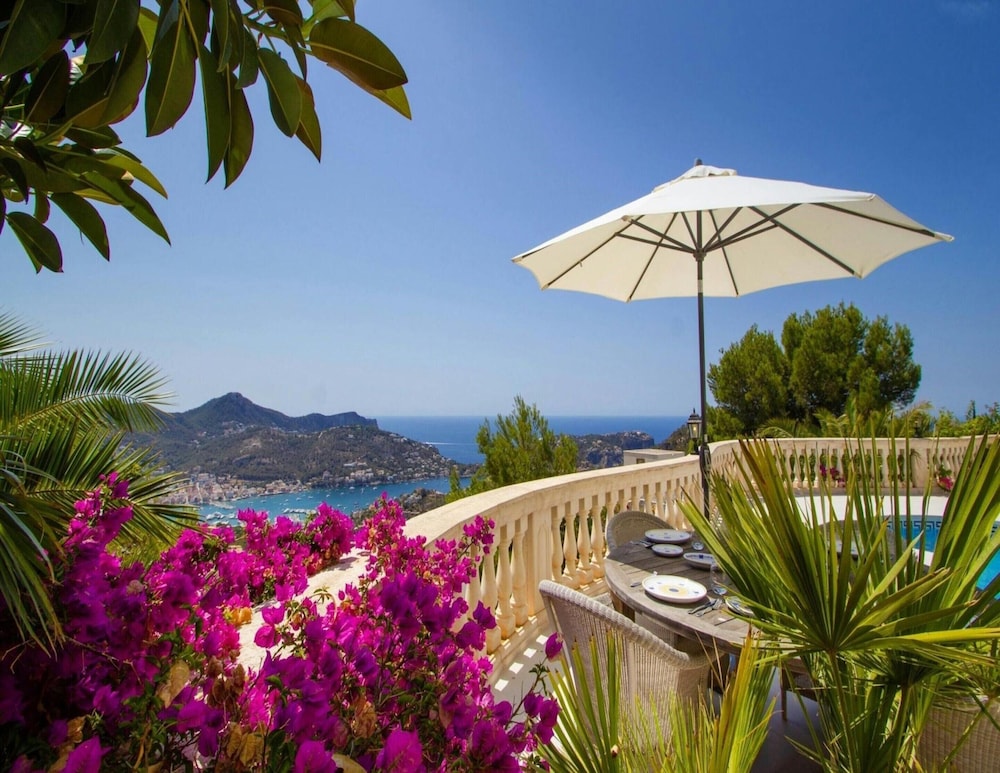 Lavish Villa With Saltwater Pool