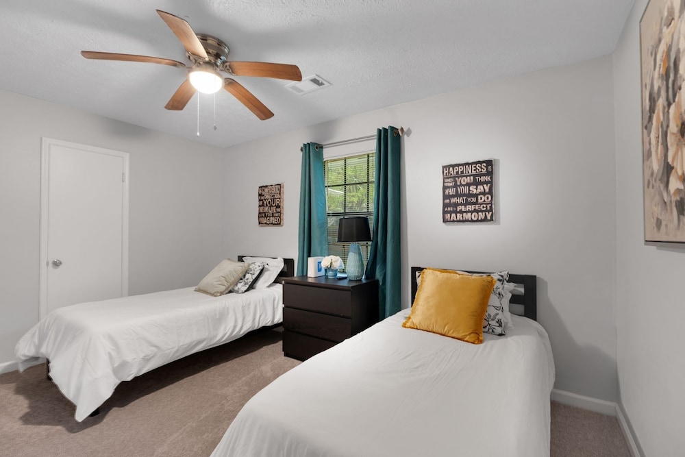 Family-friendly 3br Oasis In Powder Springs 3 Bedroom Home