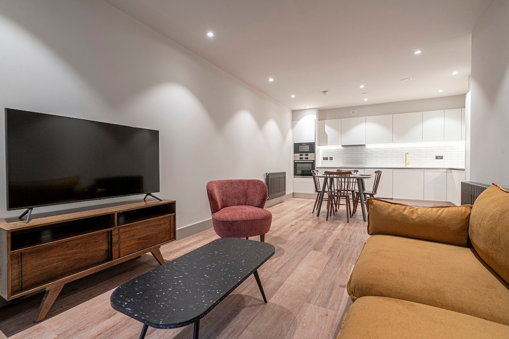 Elegant Apartment in North London