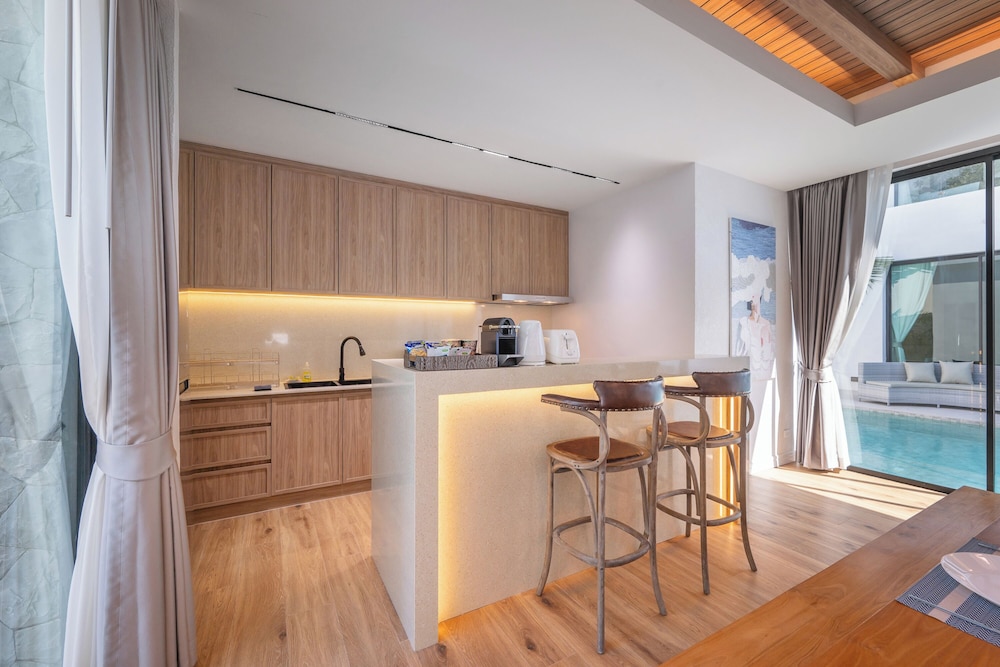 Mövenpick Pool Villa 6BR