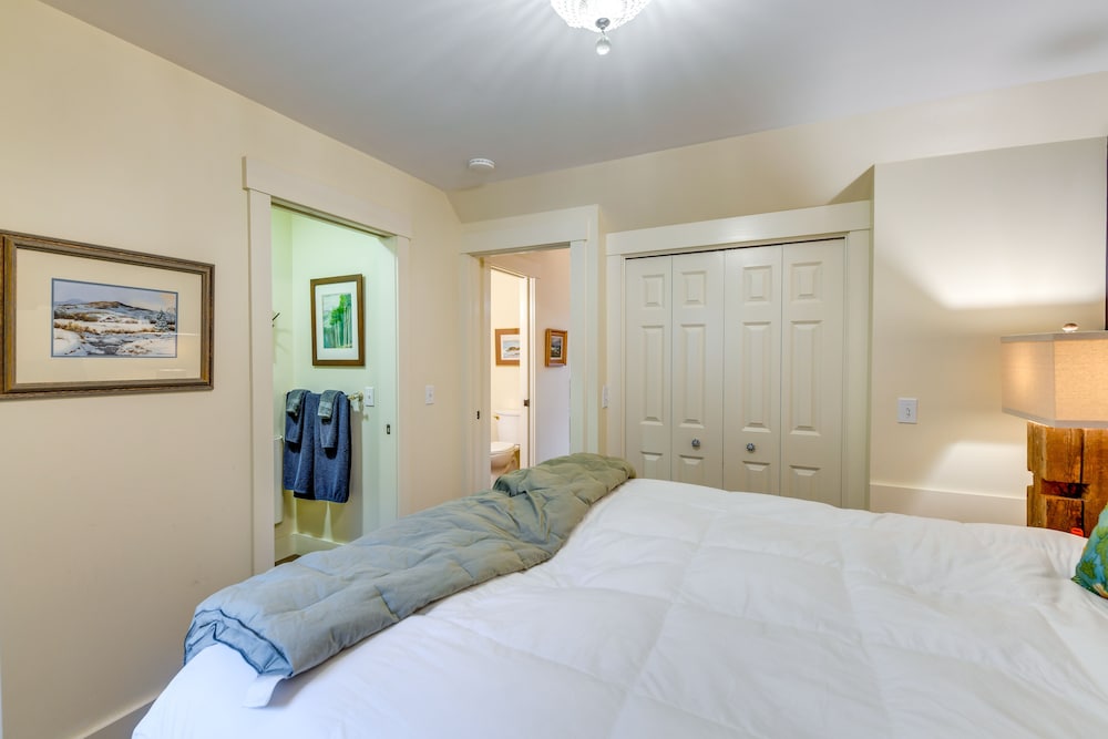 Tranquil Stowe Retreat at The Loft at Hobble Inn view 2