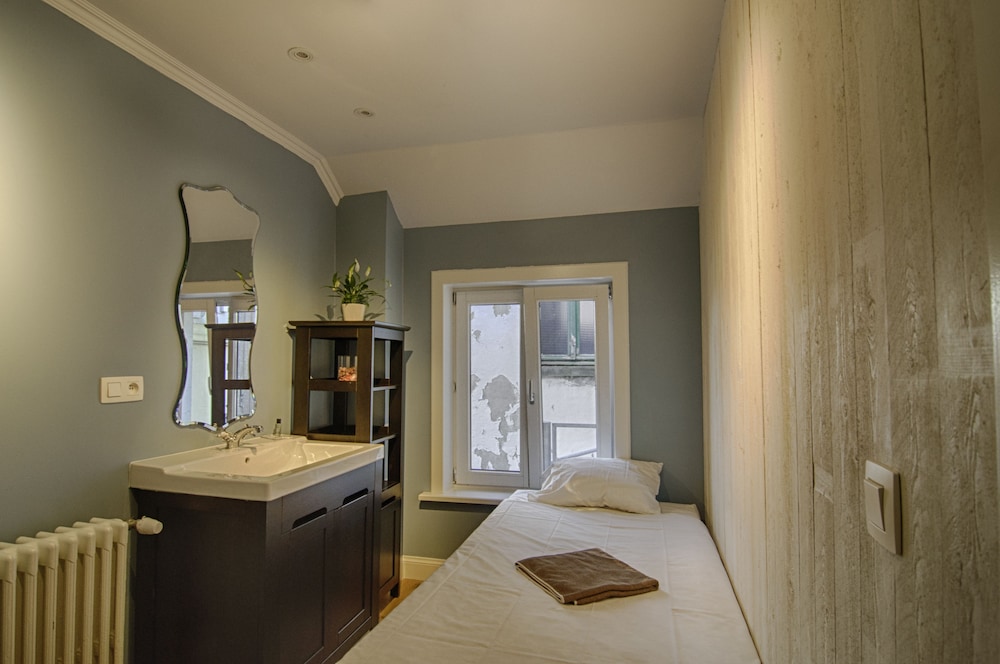 Bruges Vacations - Hostel Lybeer - Property Image 5