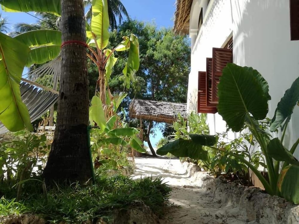 Furaha Lodge