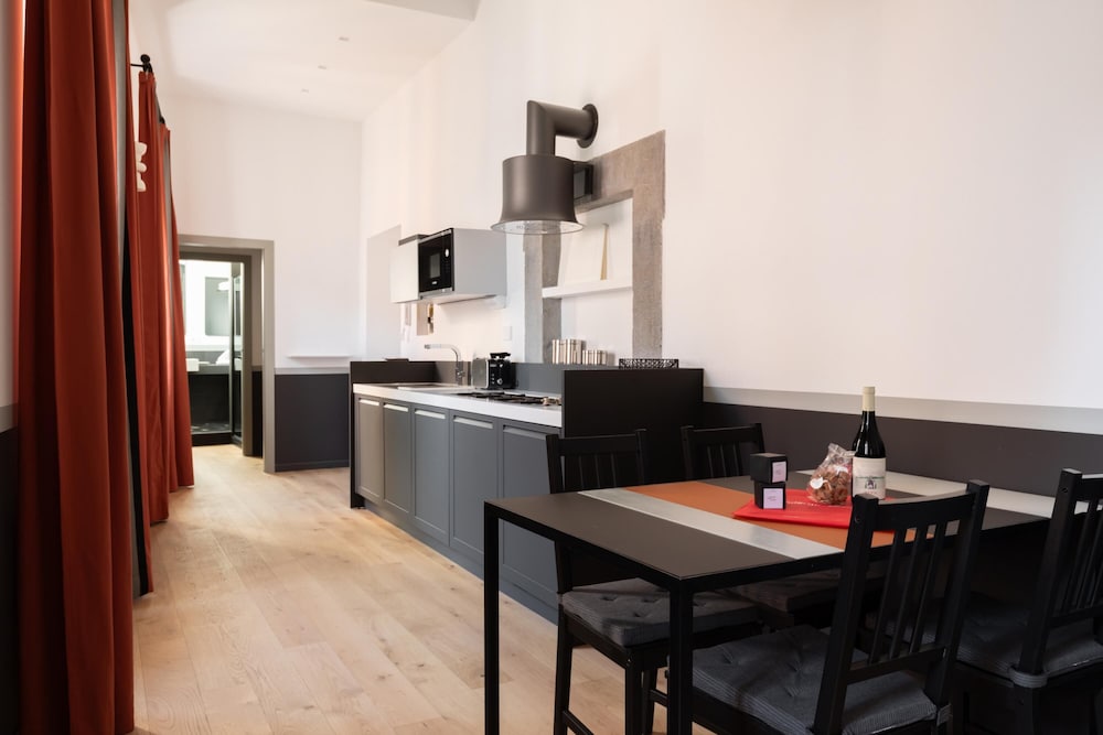 Stunning Rose Trastevere Apartment