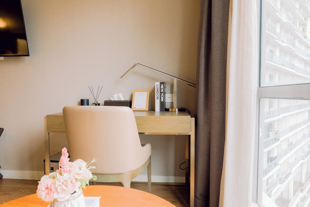 Hotel Residences at Acqua