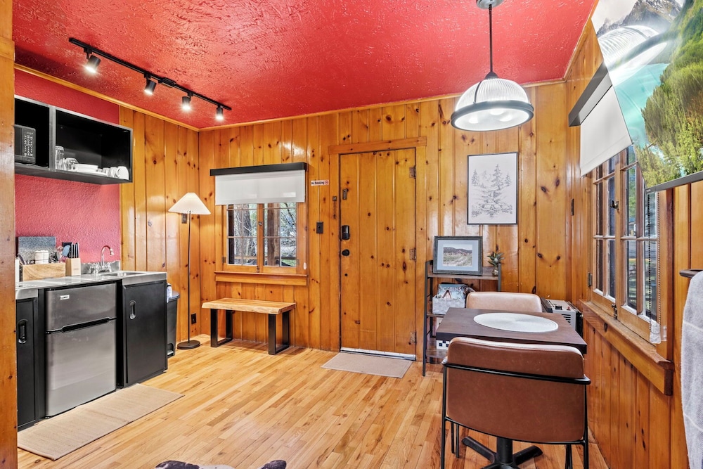 Timber Lodge Cabin 21
