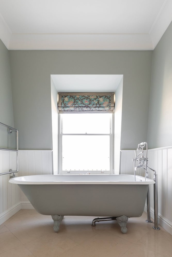 Earl's Court Square XI by Onefinestay