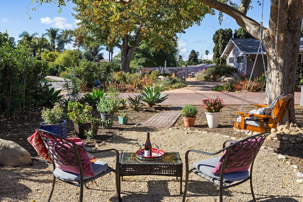 Hummingbird Haven by Avantstay Dog-friendly Near the Beach Huge Yard Hot Tub