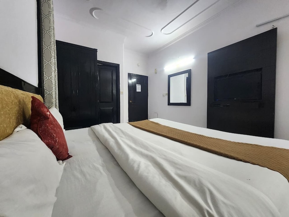 Hotel Grand Central Near Karolbagh Metro