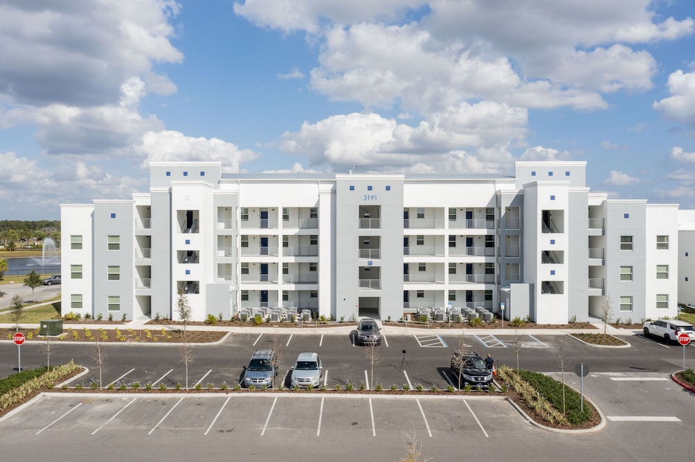 Gorgeous 2 Bedroom Apartment Close to Disney 305 3191 - Image 1