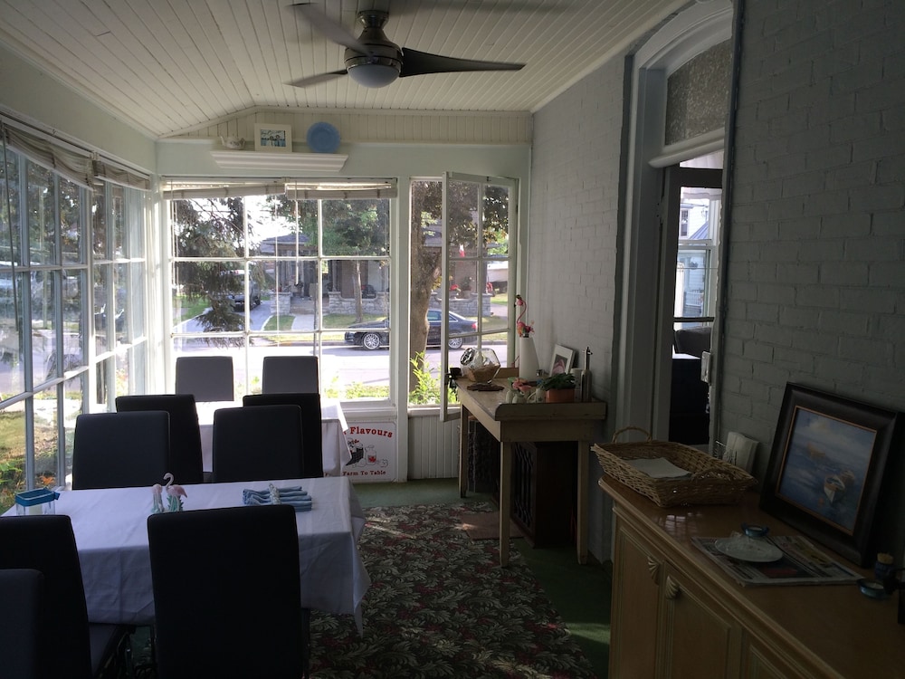 Gananoque Vacations - Seaway Manor - Property Image 16