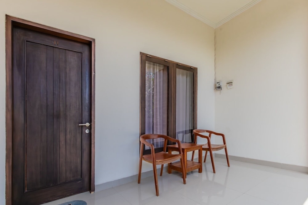 Kubu Deandari Guest House