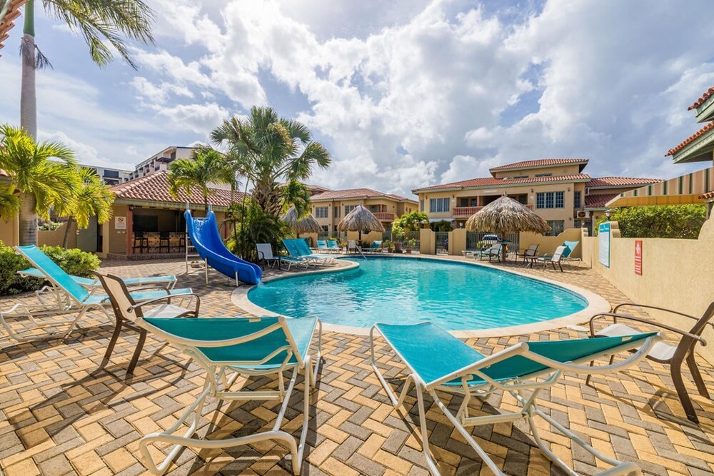 Tranquil 2BR 2BA in Gated Community Great Location