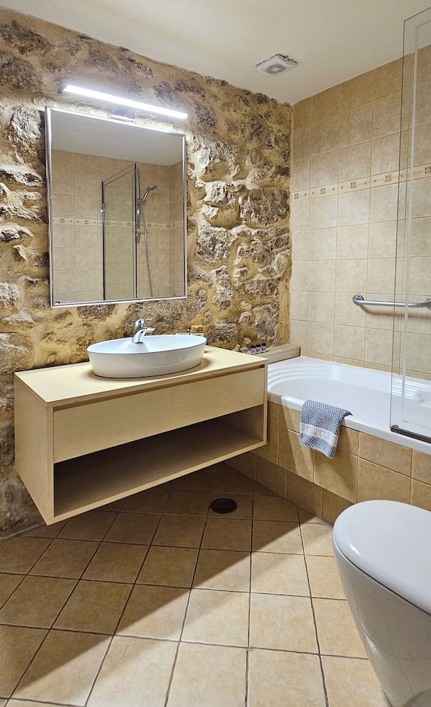 Arhontiko Arhanes Suites