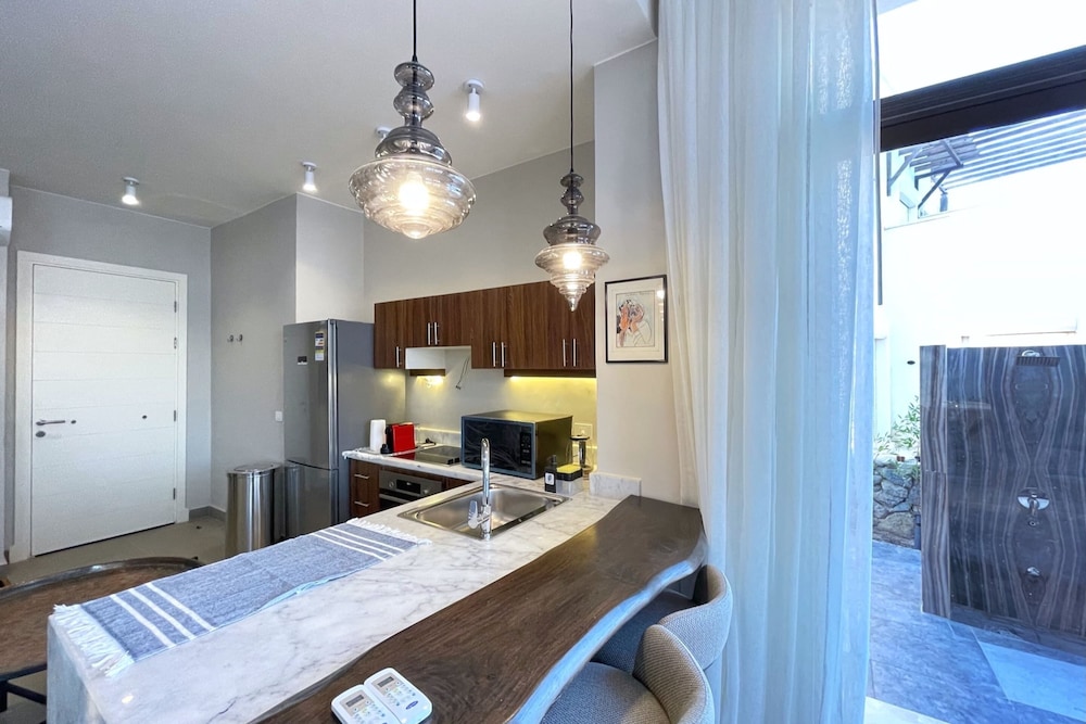 Xuru Stays I Haute & Hand-picked 4bdr Villa Private Pool