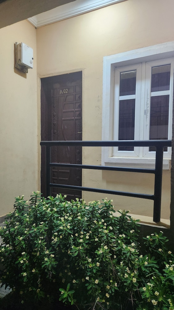DOMINION APARTMENT AND GUEST HOUSE
