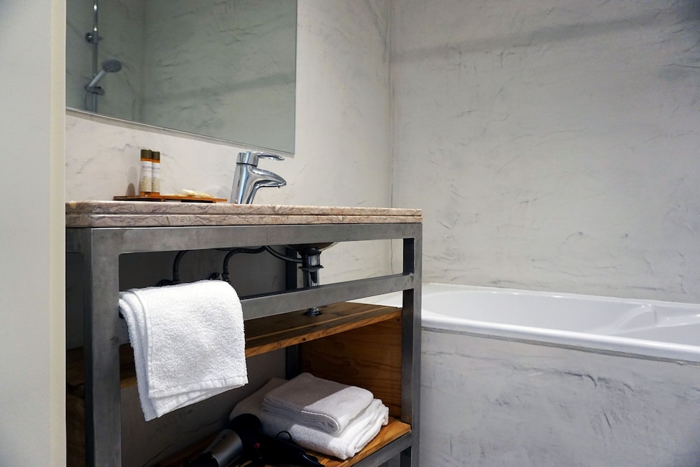 Sonel Investe Anjos Boutique Apartments