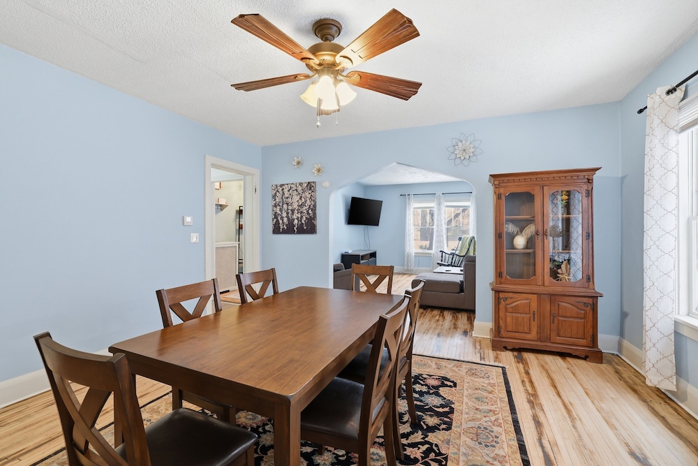 Charming St Paul Getaway 4 Bedroom Home