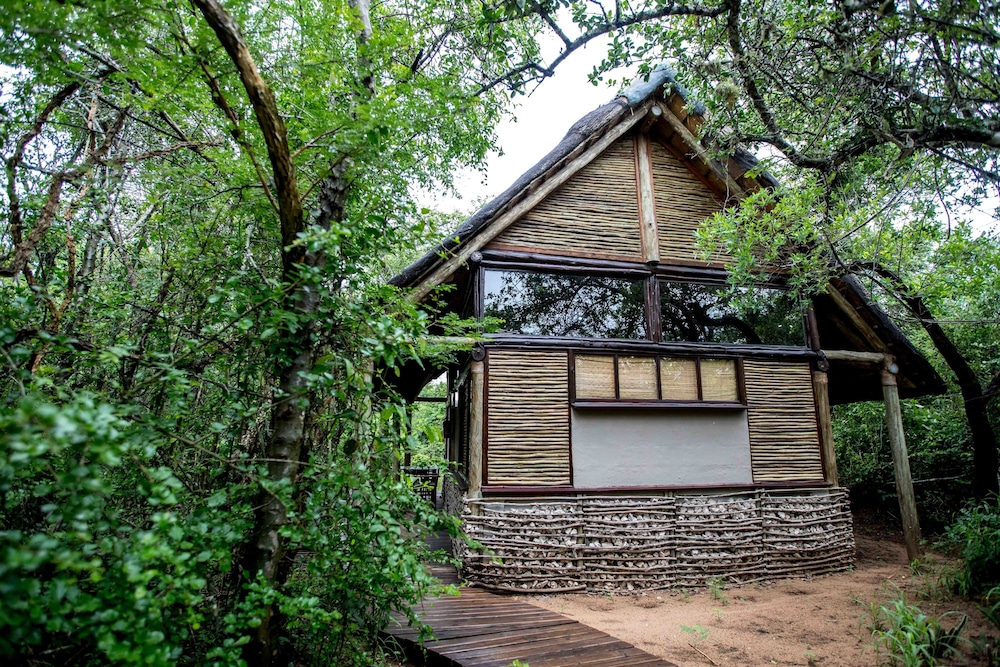 Royal Thonga Safari Lodge