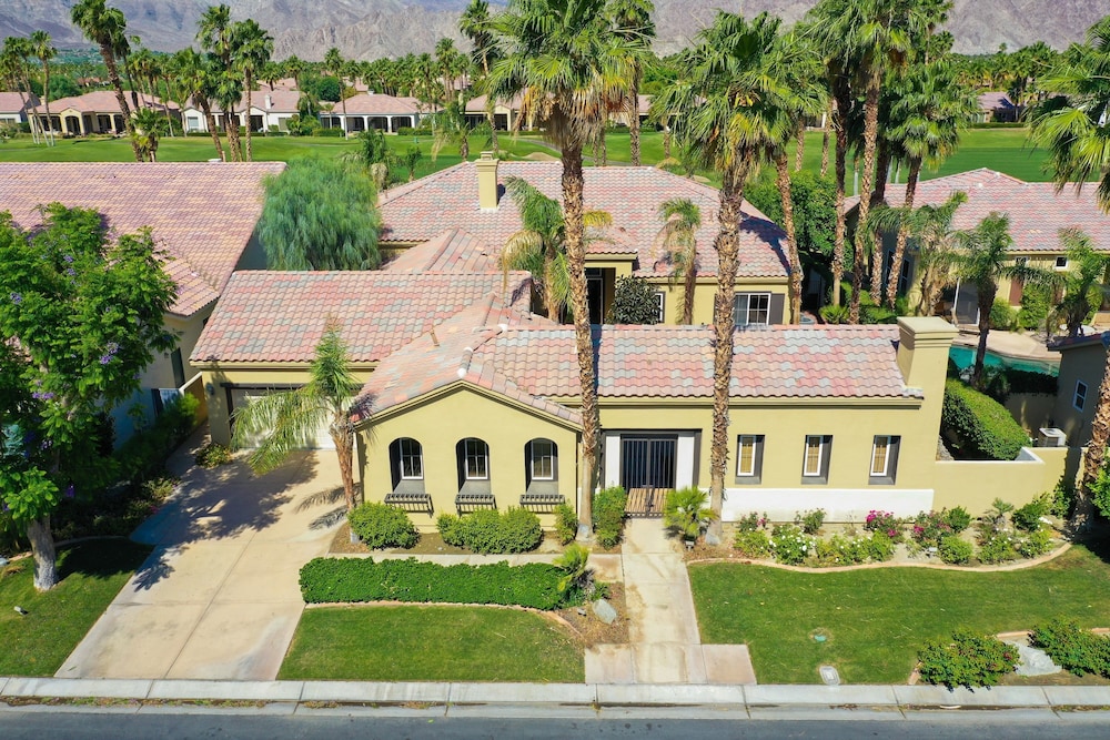 Monroe by Avantstay Beautiful Home w Pool Spa PGA West Sleeps 12