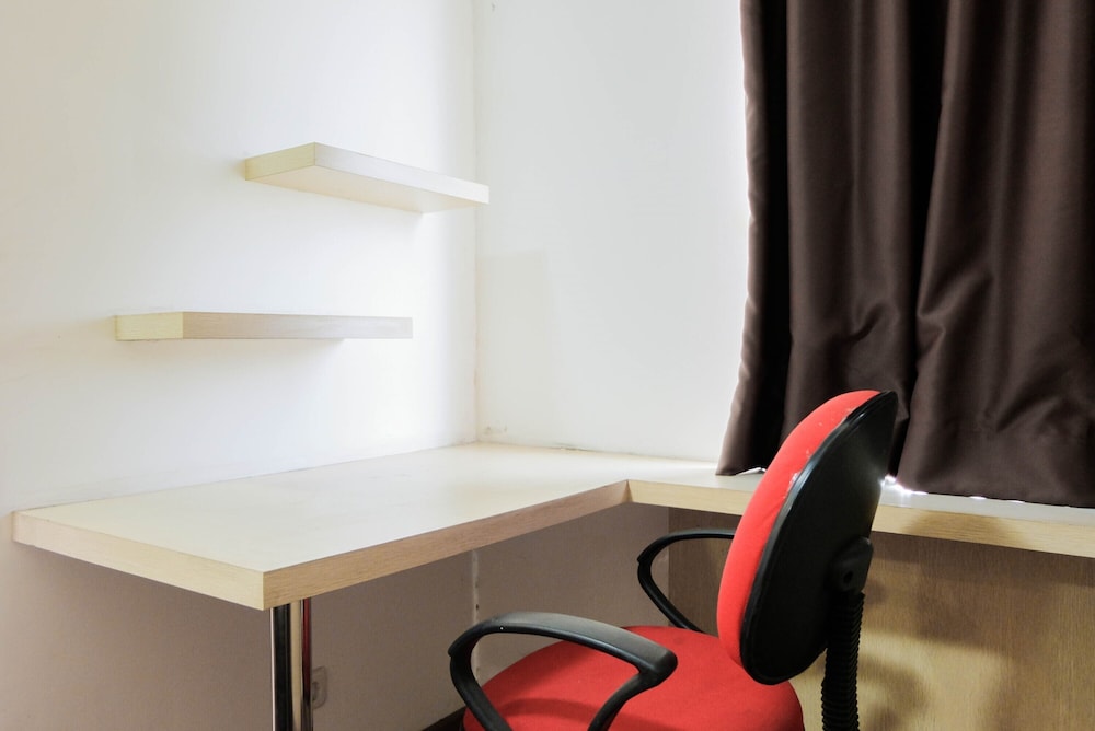 Best Price Studio Apartment at Tamansari Skylounge view 4