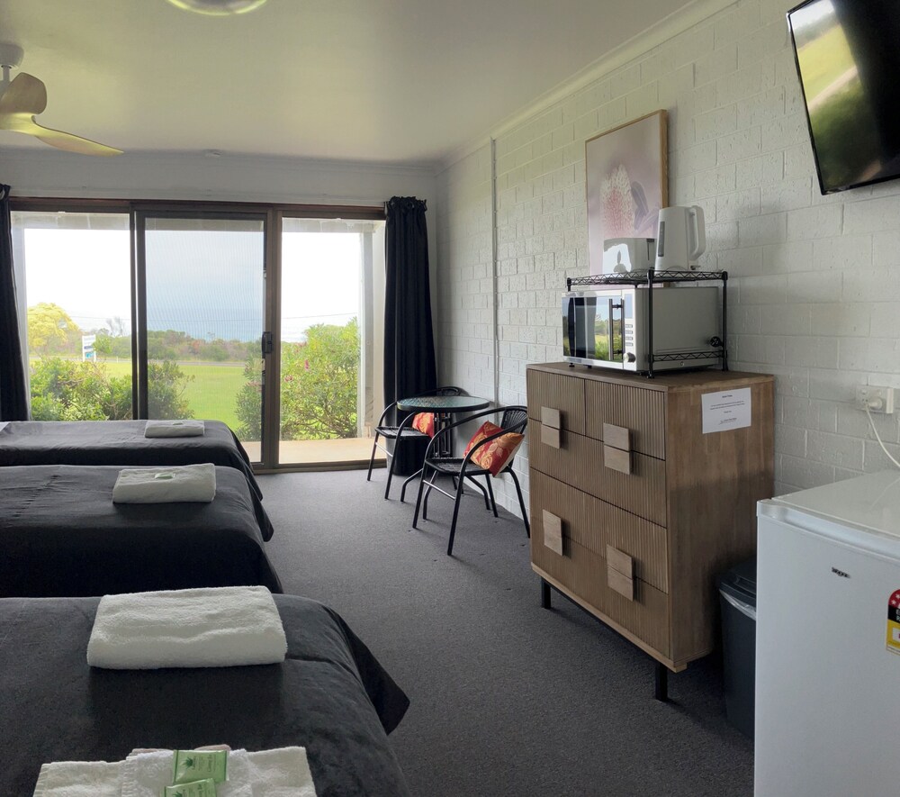 61 OCEAN ROAD MOTEL