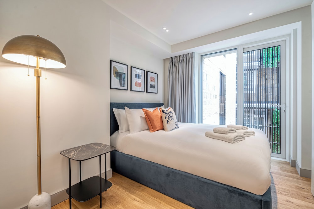 Luxury flats near Big Ben and London Eye