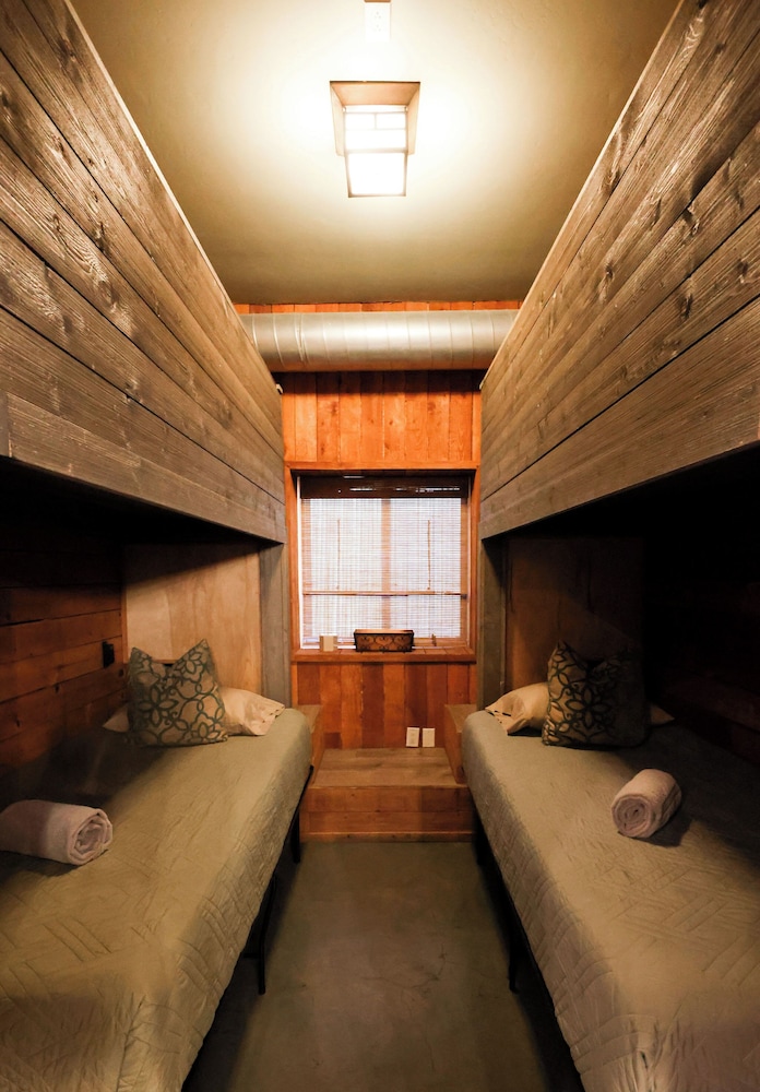 Bamboo Loft 6BR